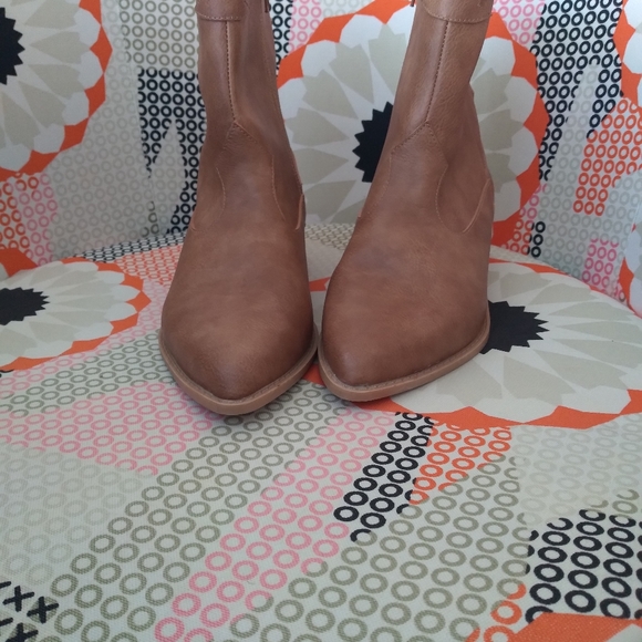 Express boots - Picture 3 of 6